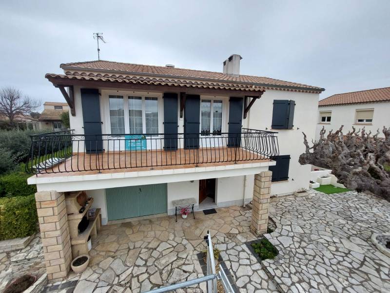 Installation de volets en fibre de verre sur mesure près de Montpellier sur la commune de Florensac