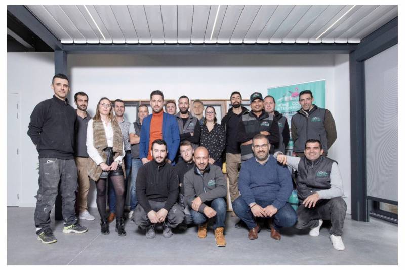 Equipe Home Confort Technologies spécialiste de la menuiserie extérieur dans le GARD