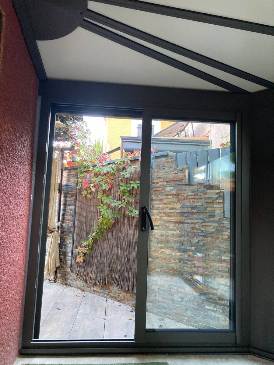 Installation d'une véranda AKENA sur mesure à Agde dans l'Hérault